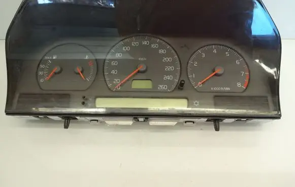 Volvo S70 V70 V70 XC Speedometer (instrument cluster) 9451530