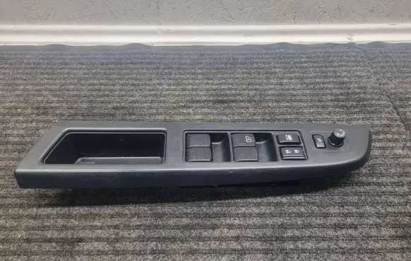Subaru XV I Electric window control switch 157588