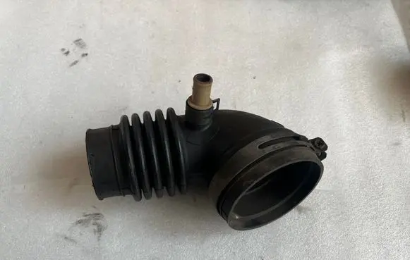 Air intake hose/pipe