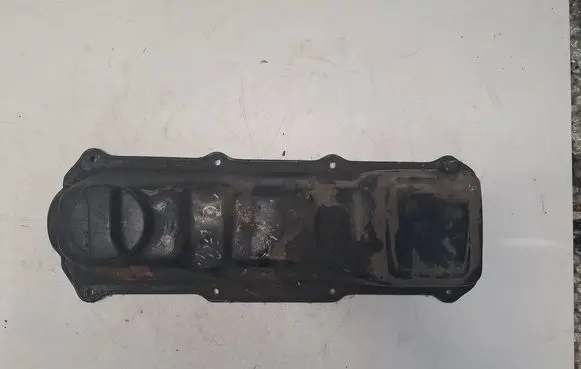 Volkswagen PASSAT B3 Rocker cam cover 