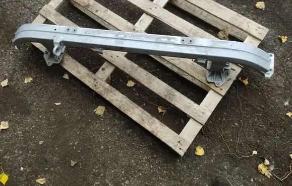 Mercedes-Benz Vaneo W414 Front bumper cross member