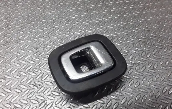 Citroen C5 Tie down hook / loop 