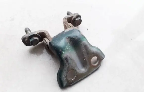 Volvo S40, V40 Rear door lower hinge