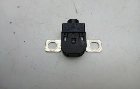 Volvo XC90 Fuse 0080P1100017 PSS2