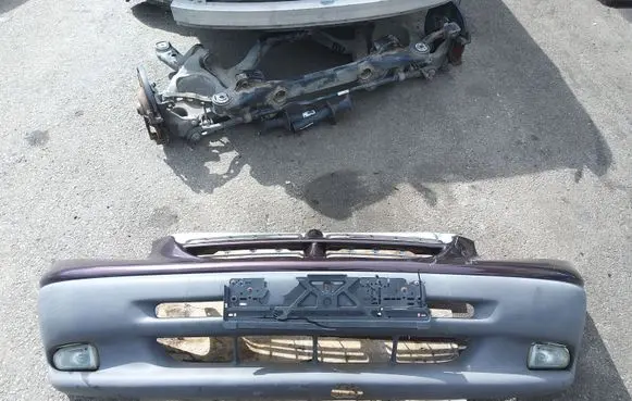 Chrysler Voyager Front bumper 04676847