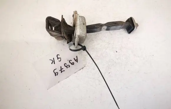 Skoda Octavia Mk2 (1Z) Rear door check strap stopper
