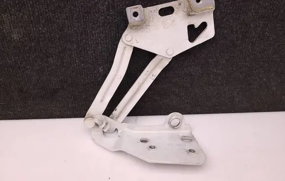 Engine bonnet/hood hinges