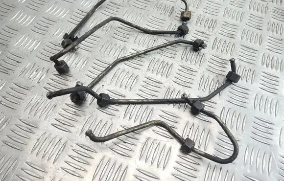 Volvo S70 V70 V70 XC Fuel injector supply line/pipe 