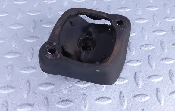 Mercedes-Benz 200 300 W123 Engine mount bracket 1232414118 A1232414118