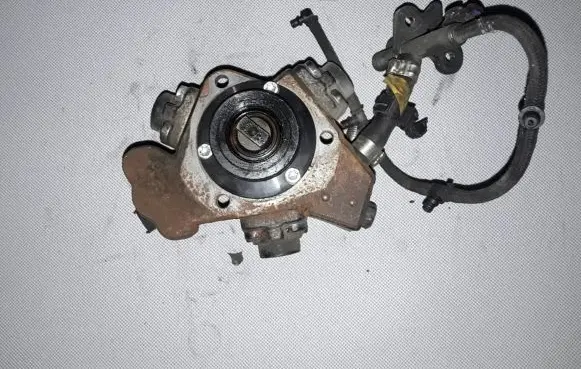 Fuel injection high pressure pump