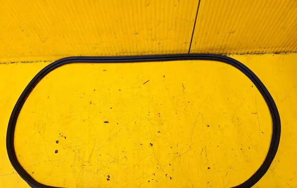 Peugeot 308 Trunk rubber seal (body) 9835235680