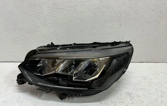 Peugeot 208 Headlight/headlamp 9833036380