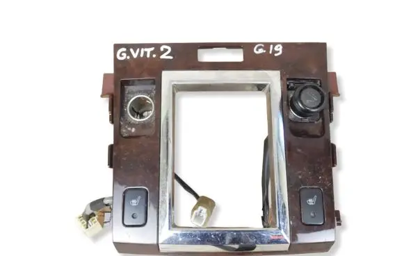 Suzuki Grand Vitara II Steering wheel heating switch 
