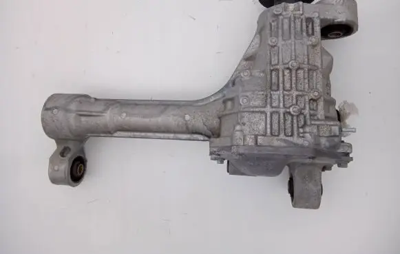 Infiniti QX80 Front differential 