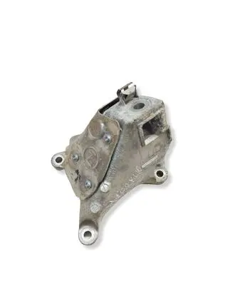 BMW 5 G30 G31 G38 Engine mounting bracket 6870754