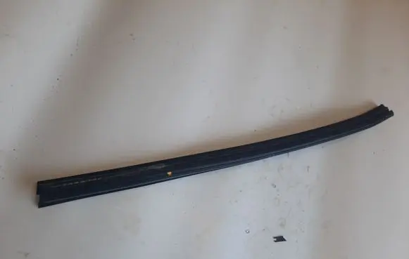 Audi A3 S3 8V Rubber seal rear door window/glass 8V5839479