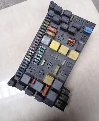 Mercedes-Benz ML W163 Fuse module 289684