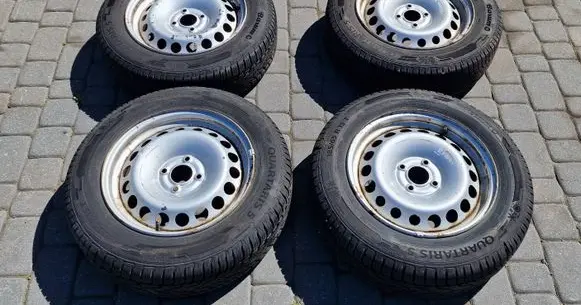 Dacia Sandero R15 steel rim 