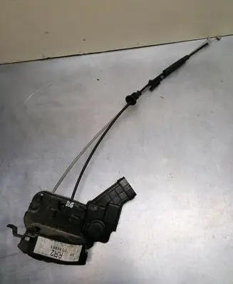 KIA Carens II Rear door lock 814201D010
