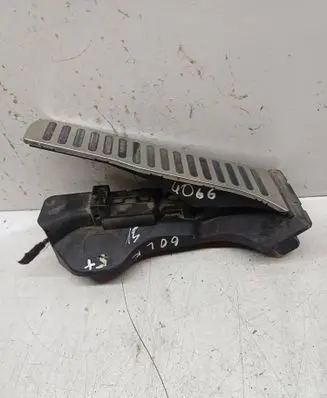 Volkswagen Golf Plus Accelerator throttle pedal 1K1721503R 6PV00889020