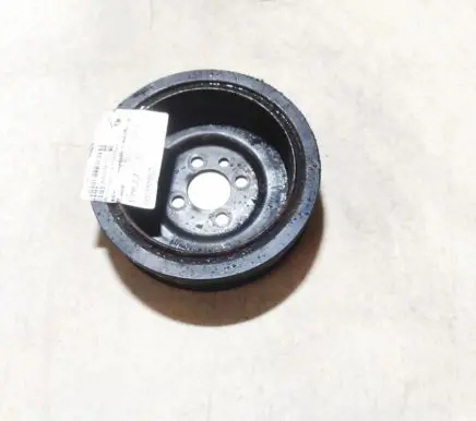 Volkswagen Golf Plus Crankshaft pulley 03g105243