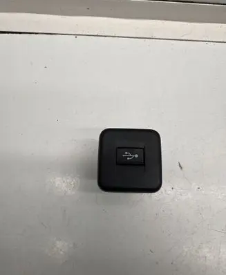 Suzuki Vitara (LY) USB socket connector GT17HN