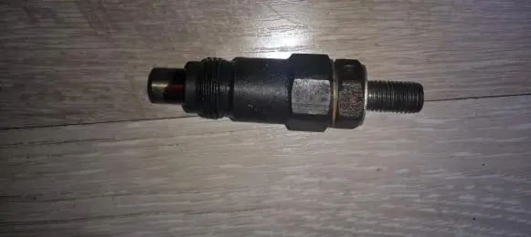 Mazda 626 Fuel injector l711530 l71-1530