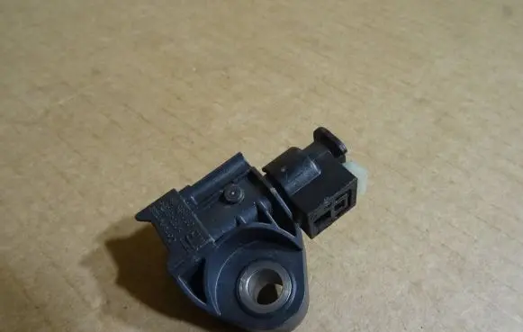 Mercedes-Benz C AMG W205 Airbag deployment crash/impact sensor A2139051300 869108 14401