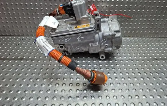 Renault Twingo III Air conditioning (A/C) compressor (pump) S16874489 926000134R