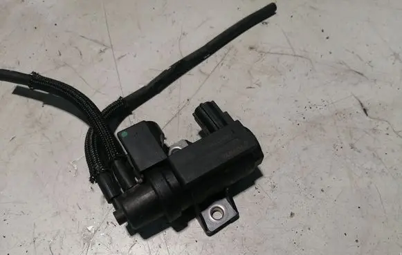 Toyota Verso Turbo solenoid valve 258190R011