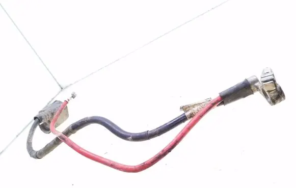 Volkswagen Touran I Negative earth cable (battery)