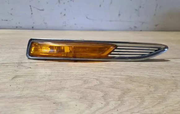 Ford Mondeo MK IV Front fender indicator light 7s7113k354ad
