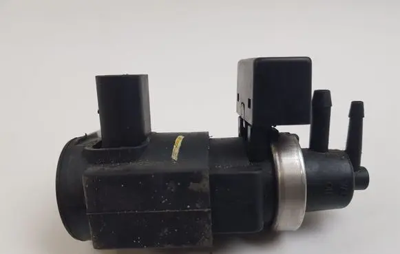 Audi A8 S8 D3 4E Turbo solenoid valve 057906630A