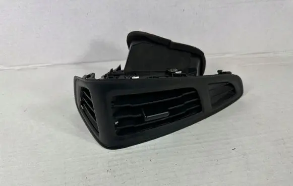 Ford Focus Dashboard side air vent grill/cover trim