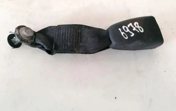 Mitsubishi Space Star Rear seatbelt buckle