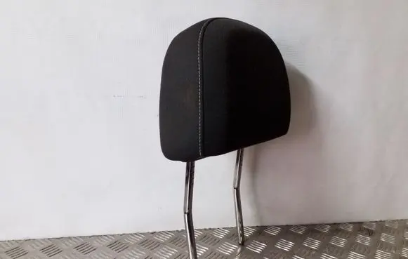 Opel Astra J Front seat headrest 