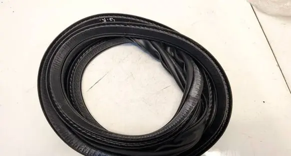 Volvo XC40 Rubber seal rear door 32229215
