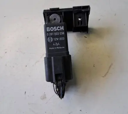 Skoda Superb B6 (3T) Glow plug pre-heat relay 038907281D