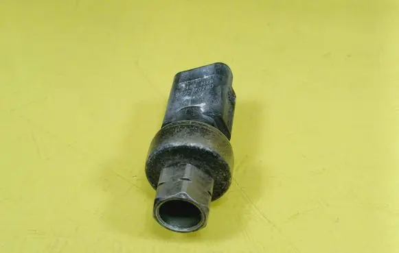 Air conditioning (A/C) pressure sensor