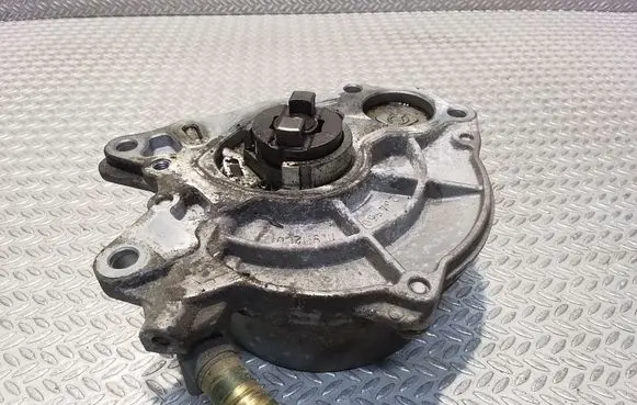 Volkswagen Crafter Vacuum pump 03L145100H