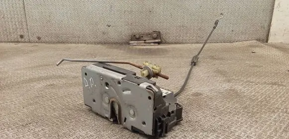 Opel Corsa D Front door lock 13258274