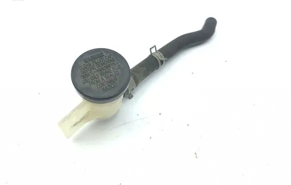 Nissan 350Z Brake fluid reservoir 
