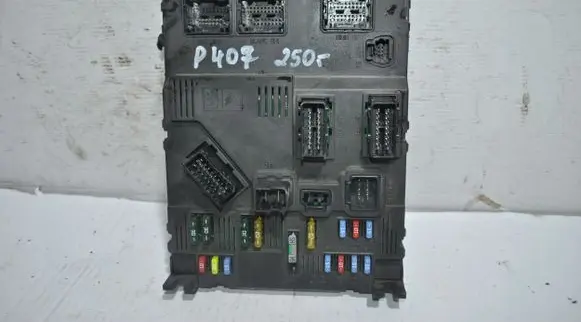 Peugeot 407 Fuse module 9655221280
