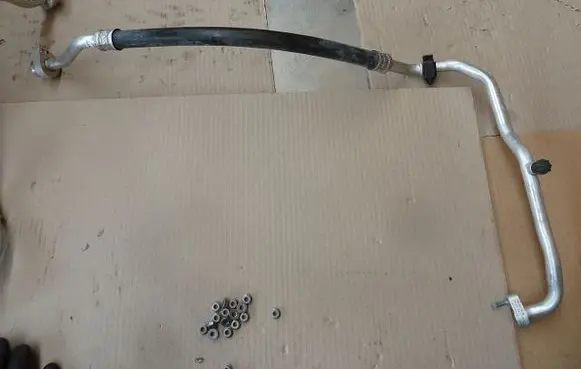 Air conditioning (A/C) pipe/hose