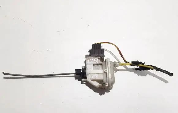 Volkswagen PASSAT B4 Central locking vacuum pump 3a0862153b