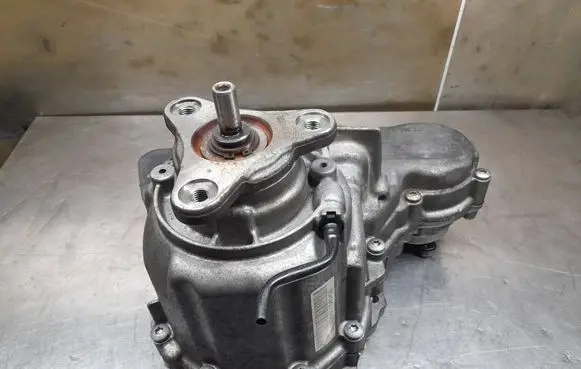 BMW 5 F10 F11 Gearbox transfer box case 8643150