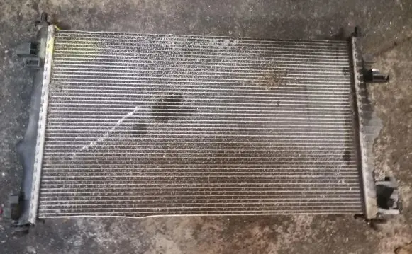 Opel Insignia A Coolant radiator s8112001