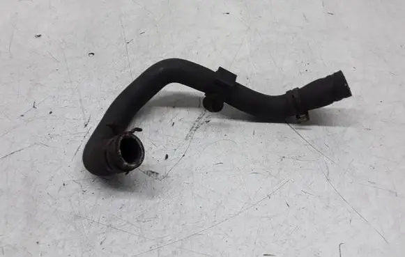 Volkswagen PASSAT B6 Engine coolant pipe/hose