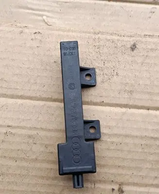 Audi Q7 4L Keyless system antenna 4F0907247A
