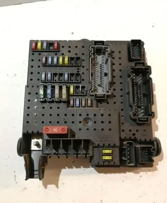 Volvo S60 Fuse module 12217799 8676391 30728273